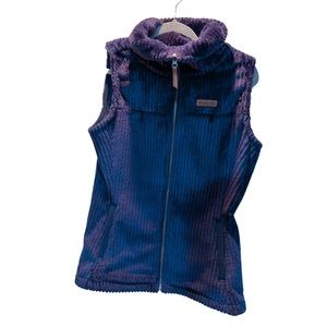 Fitted Fleece Navy Columbia Vest with Leather Embellishments (Sz Medium)